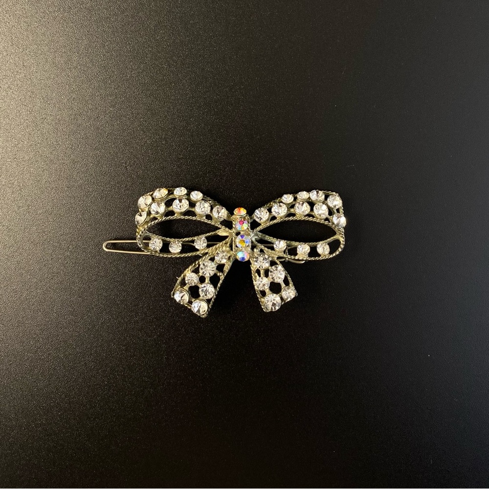 SHEIN : Bow Tie Hair Clip